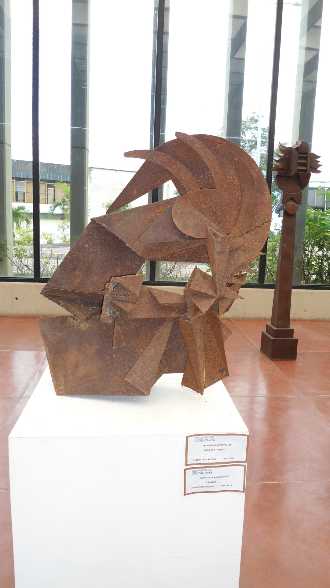 Esculturas de Carlos Cruz en exposición en el Museo del Táchira (2)