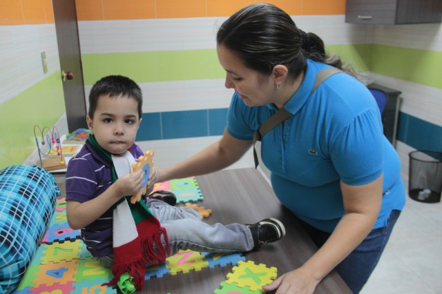 Johana García con su pequeño Sebastián