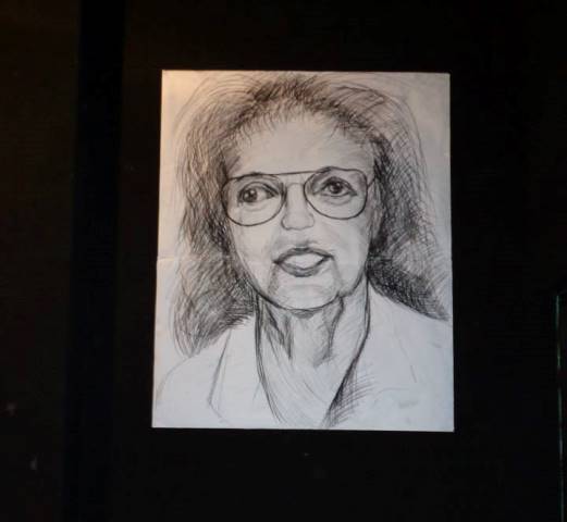 Retrato de Lolita Robles de Mora realizado por el pintor Richard Moncada, director de la Casa de la Cultura de Colón, para las VIII Jornadas de Literatura, Historia y Arte Rupestre del municipio Ayacucho.
