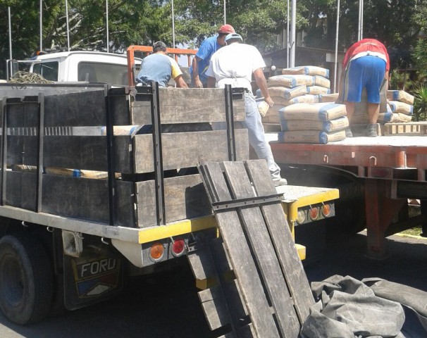 suministro de cemento a trabajadores del IVT