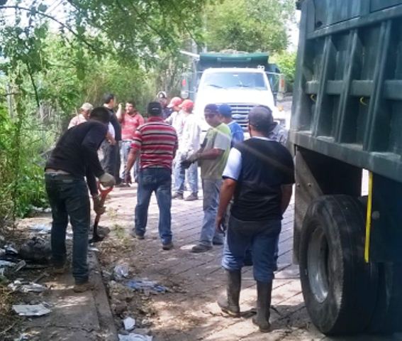 Casi 30 toneladas de desechos sólidos obstaculizaban las vías de Sta. Teresa, Las Lomas y la Av. Ferrero Tamayo 