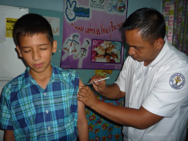 Ambulatorio del Centro  aplica esquema nacional de inmunizaciones 