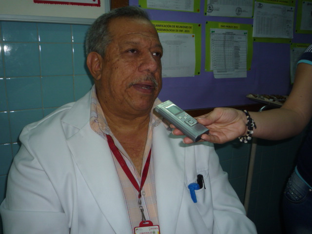 Dr. Tito Zambrano director del Ambulatorio del Centro