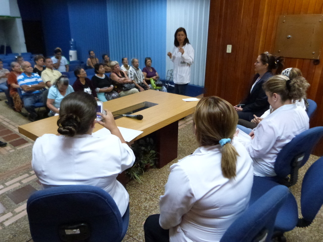 el club de diabetes recibieron charla en el auditorio de la Corporación de Salud por parte de los especialistas