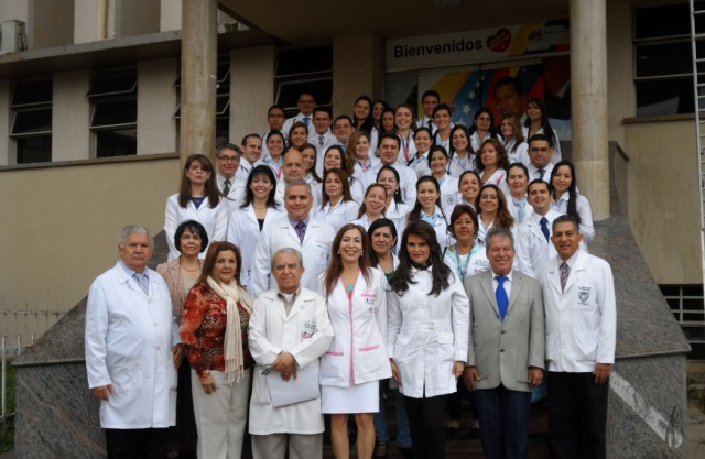 Médicos especialistas, residentes, internos y estudiantes de medicina participaron en la Conferencia de la Vacuna Antimeningocócica