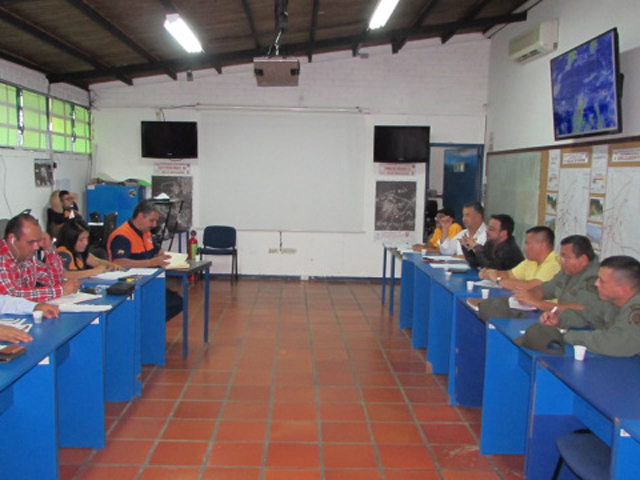 Parte de la reunión realizada en Protección Civil Táchira. 