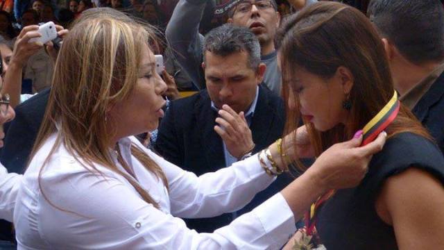 La Primera Dama del Estado fue condecorada con la “Gran Cruz del Táchira”