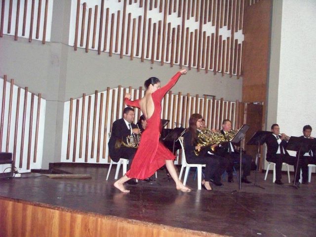 Danzas Puro Pie ejecutó piezas contemporáneas. Foto: Ruth Castañeda