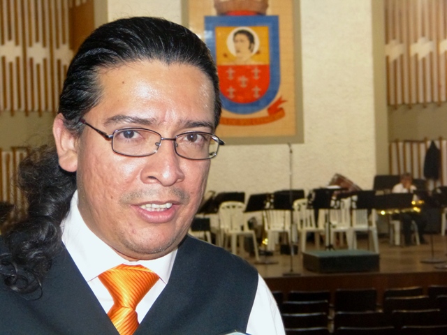 Profesor Ramón Moncada, director de la Banda Oficial de Conciertos "Marco Antonio Rivera Useche".