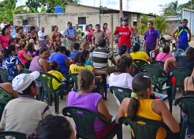 Acompñando y orientando a las Organizaciones de Base del Poder Popular