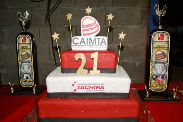 Torta de los 21 años de Caimta 