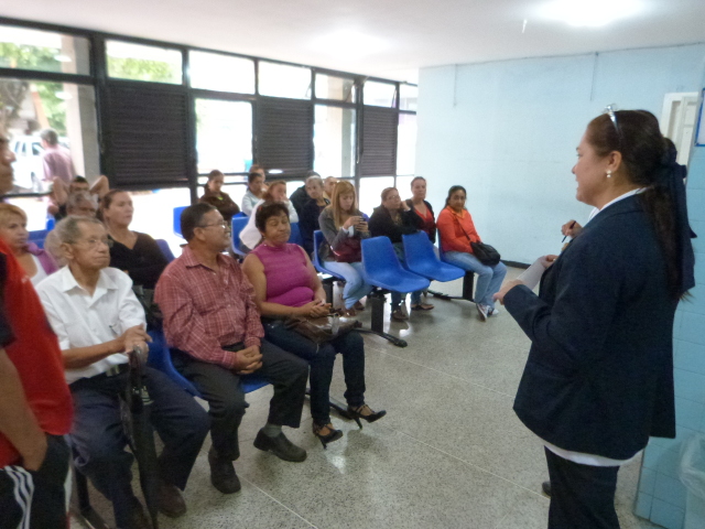 Las charlas educativas van dirigidas a todos los pacientes que a diario acuden a nuestro centro asistencial