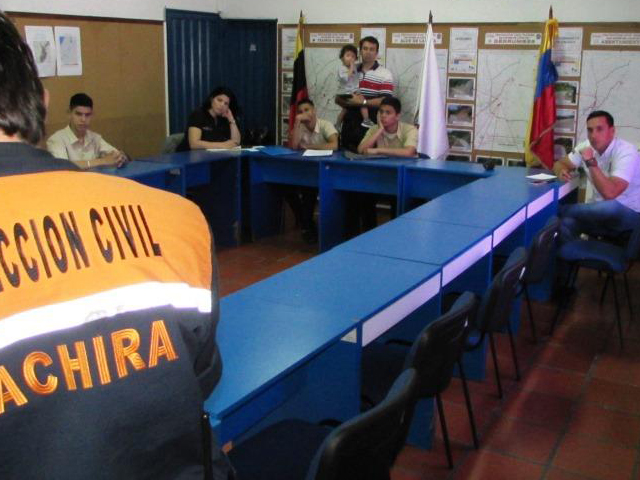 reunión sostenida con los estudiantes de La Normal.