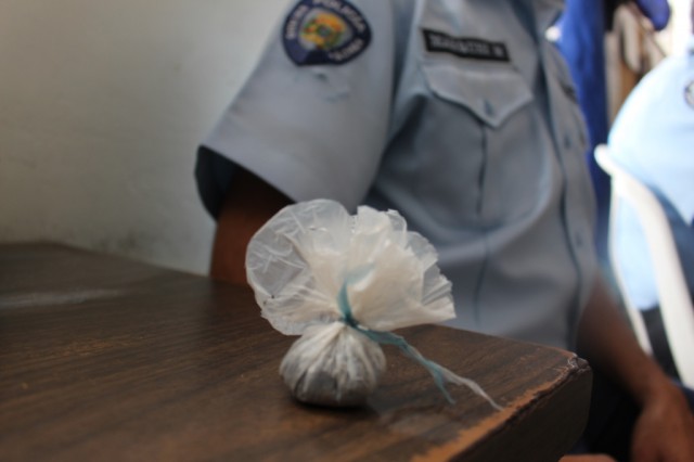 A uno de los detenidos le hallaron porciones de droga