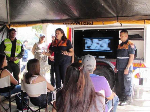 Parte de las charlas dictadas por los funcionarios de PC Táchira