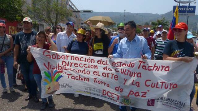 El sector cultural marchó unido y con entusiasmo