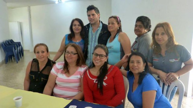 Oscar Duque, compartió con las madres agasajadas.