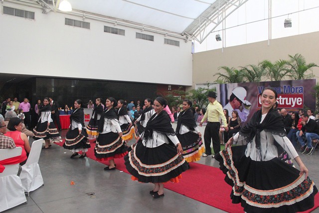 Ritmos autóctonos con el "Ballet Juvenil de Rubio".