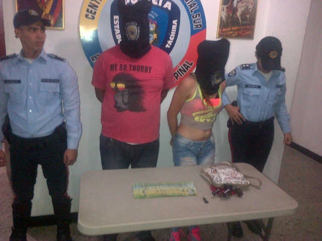 fueron detenidos y llevados a la sede policial