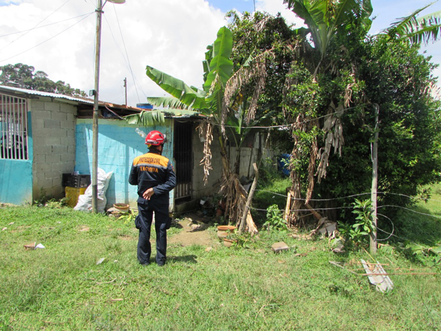 Inspección realizada a las viviendas en la Calle Táchira de Zorca.