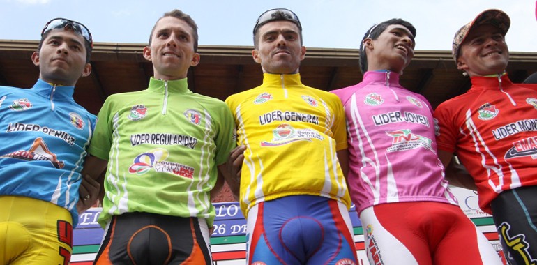 Edwin Becerra (amarillo) campeón Vuelta a Trujillo Imagen: Cortesía CiclismoTotal.net