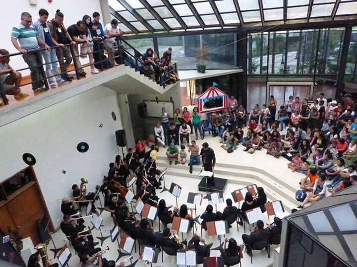 La Banda Filarmonica Experimental "Amable Alfonzo Sánchez" en escena