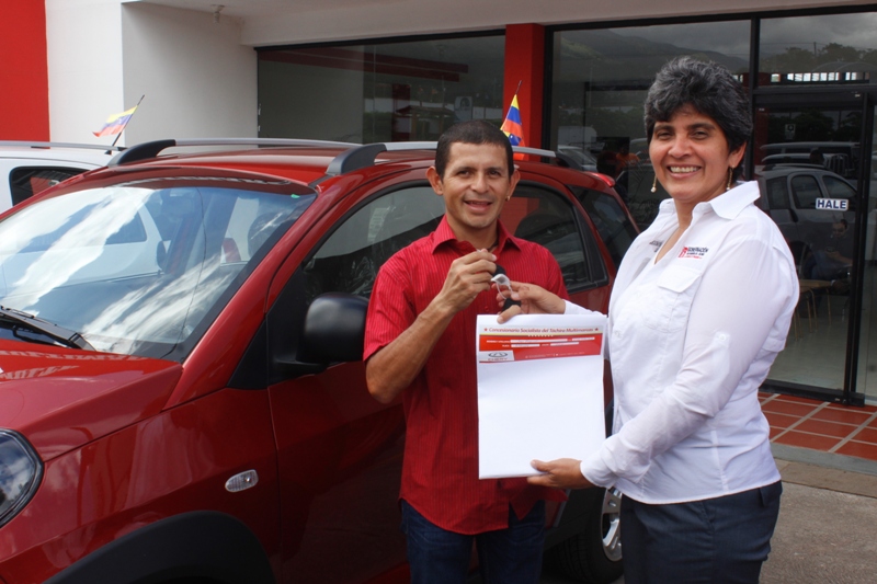 ENTREGA VEHICULO A JOSE RUJANO