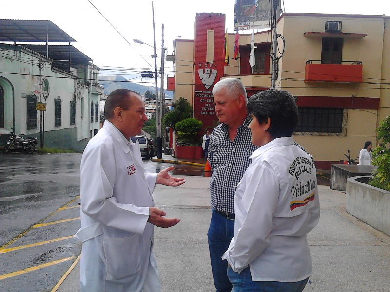 Prato aseguró que han llegado camiones con los insumos médicos de mayor rotación y consumo a los hospitales