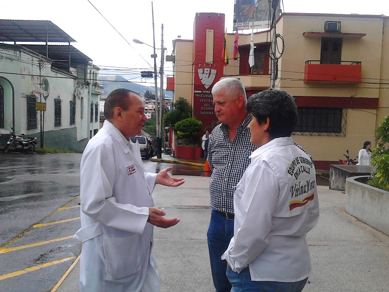 Prato aseguró que  han llegado camiones con los  insumos médicos de mayor rotación y consumo a los hospitales