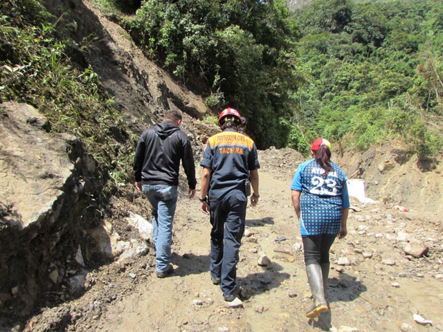 Parte de recorrido realizado por los funcionarios de Protección Civil Táchira en la vía afectada.