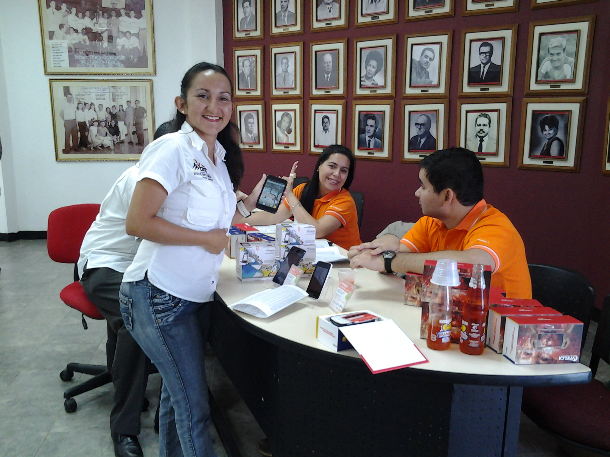 Trabajadores contentos por jornada social del Gobierno Bolivariano del Táchira Imagen: Edgar Rico P. Prensa IDT