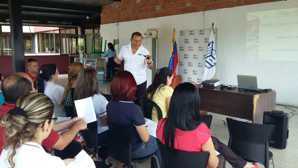 Alfonso Peña, funcionario de Cotatur del área de Capacitación fue el encargado del Taller sobre valores.