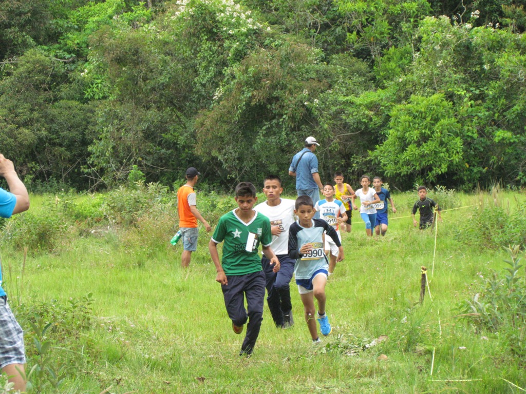 Con éxito arrancó temporada de Cross Country Escolar Imagen Pedro Miranda Prensa IDT