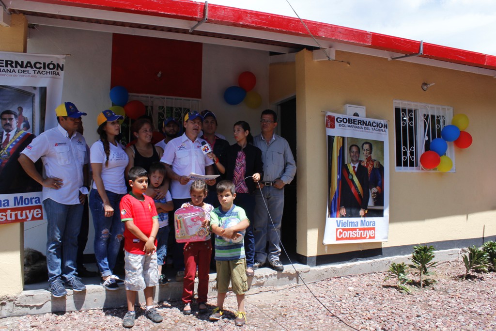 Inauguración vivienda en Capacho Nuevo (20)
