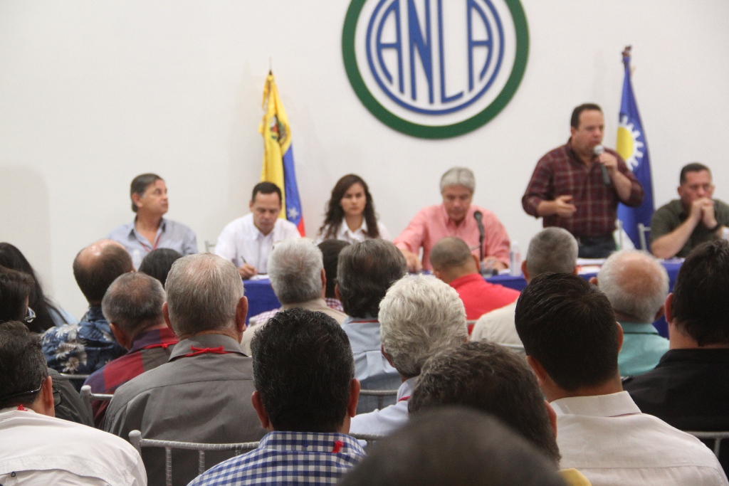 Gobernador Vielma Mora presente en reunión de sector agroproductivo con ministros realizada en el Edo. Portuguesa 