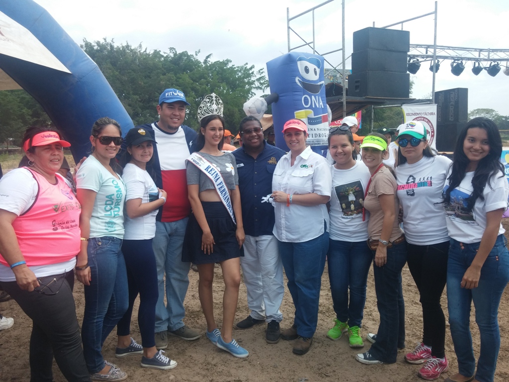 Manuel Cañates, Vicepresidente de Venetur; Gabriel Hernández, Director General del Turismo Popular; Zulay Camargo, Alcaldesa del Municipio Fernández Feo; Fabiola Barrera, Gerente General del Inatur-Táchira y Berenice Santacruz, Presidenta (E) de Cotatur fueron alguna de las personalidades que hicieron acompañamiento del XVII Festival Náutico del Piñal