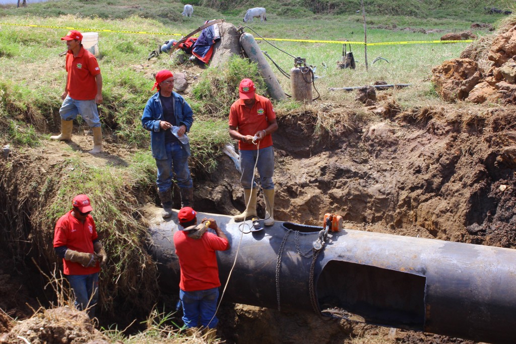 SECTOR ARJONA DAÑO TUBO (10)