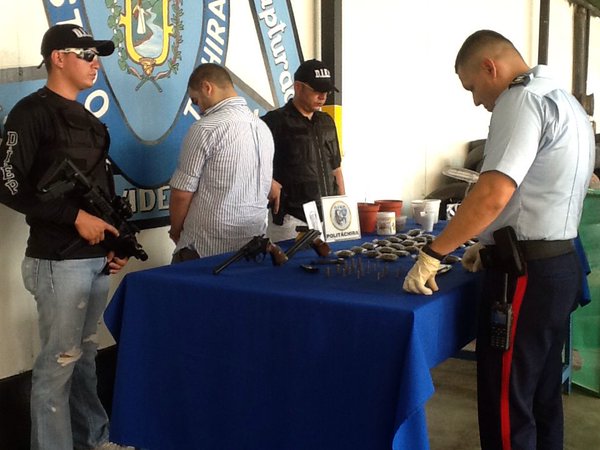 Durante el allanamiento fueron halladas dos armas de fuego