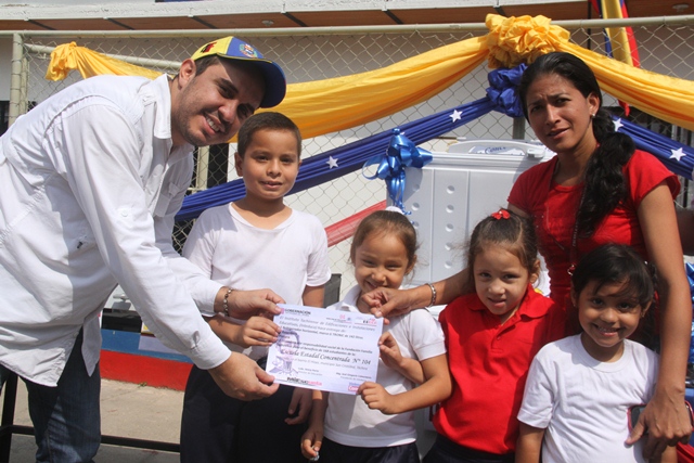 Entrega de Congelador, Licuadora, y Cocina Escuela el Hoyo (CHEO) (12)