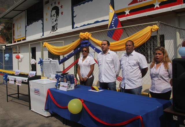 Entrega de Congelador, Licuadora, y Cocina Escuela el Hoyo (CHEO) (5)