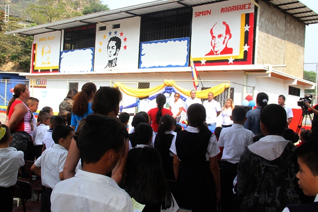 Entrega de Congelador, Licuadora, y Cocina Escuela el Hoyo (CHEO) (7)