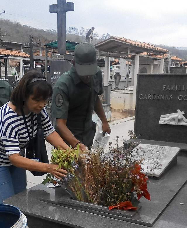 Jornada de Eliminación de Criaderos en Cementerio de Rubio Alcaldía- Ejercito-DTTO2  (5)