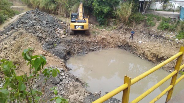 Canalización en l Quebrada la Zorquera Mcpio (2)