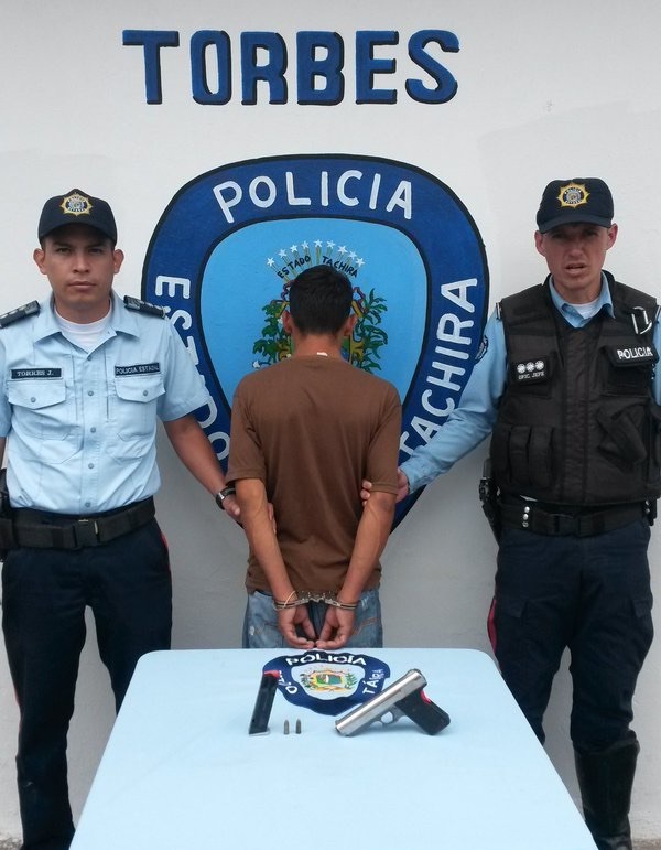 En El Corozo intervinieron a un presunto criminal con una pistola