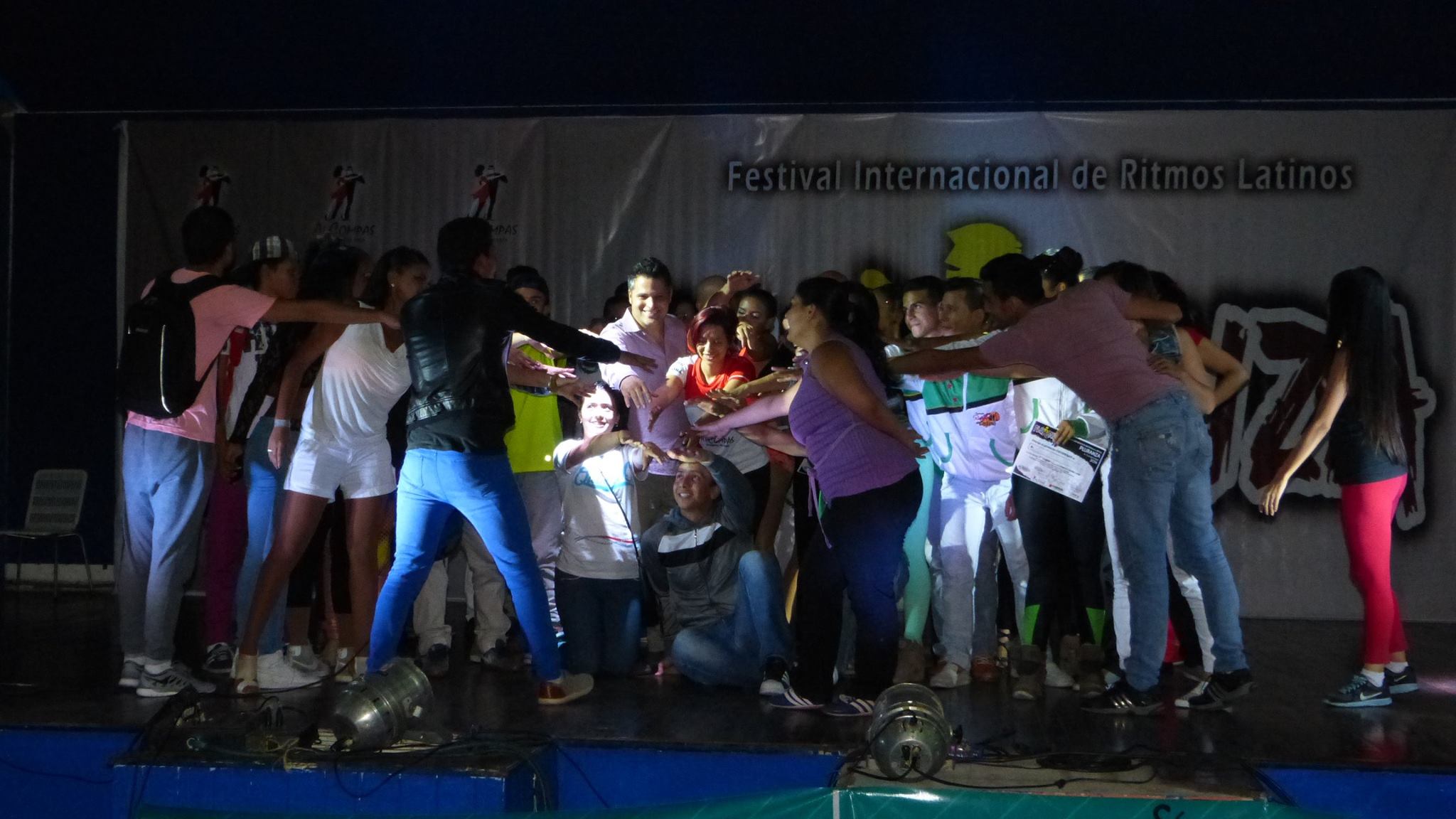 Jurado y bailarines celebran éxito de Pluranza 2016