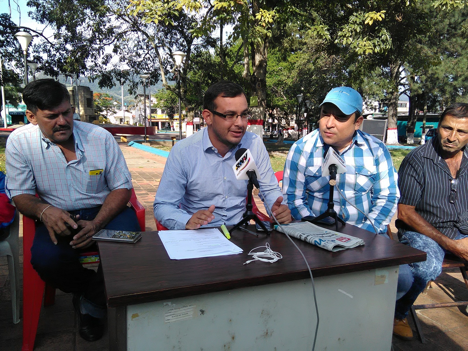 El Director de Política estuvó acompañado del alcalde de Ayacucho Daniel Díaz