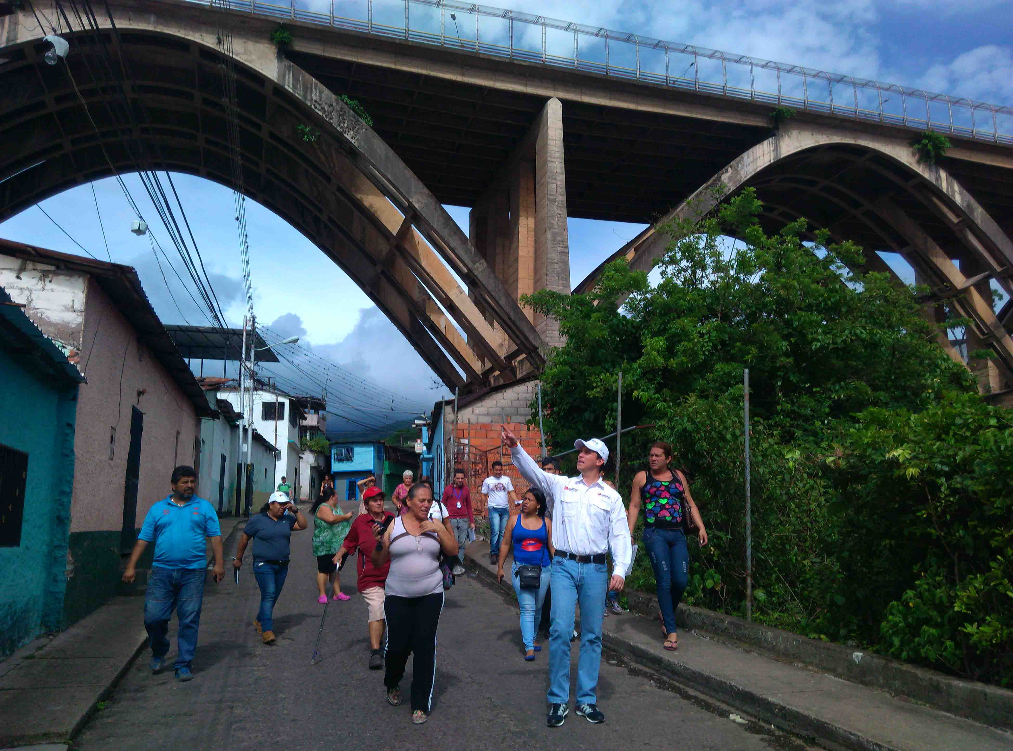 Inspección del Barrio 8 de Diciembre junto a la comunidad (18)