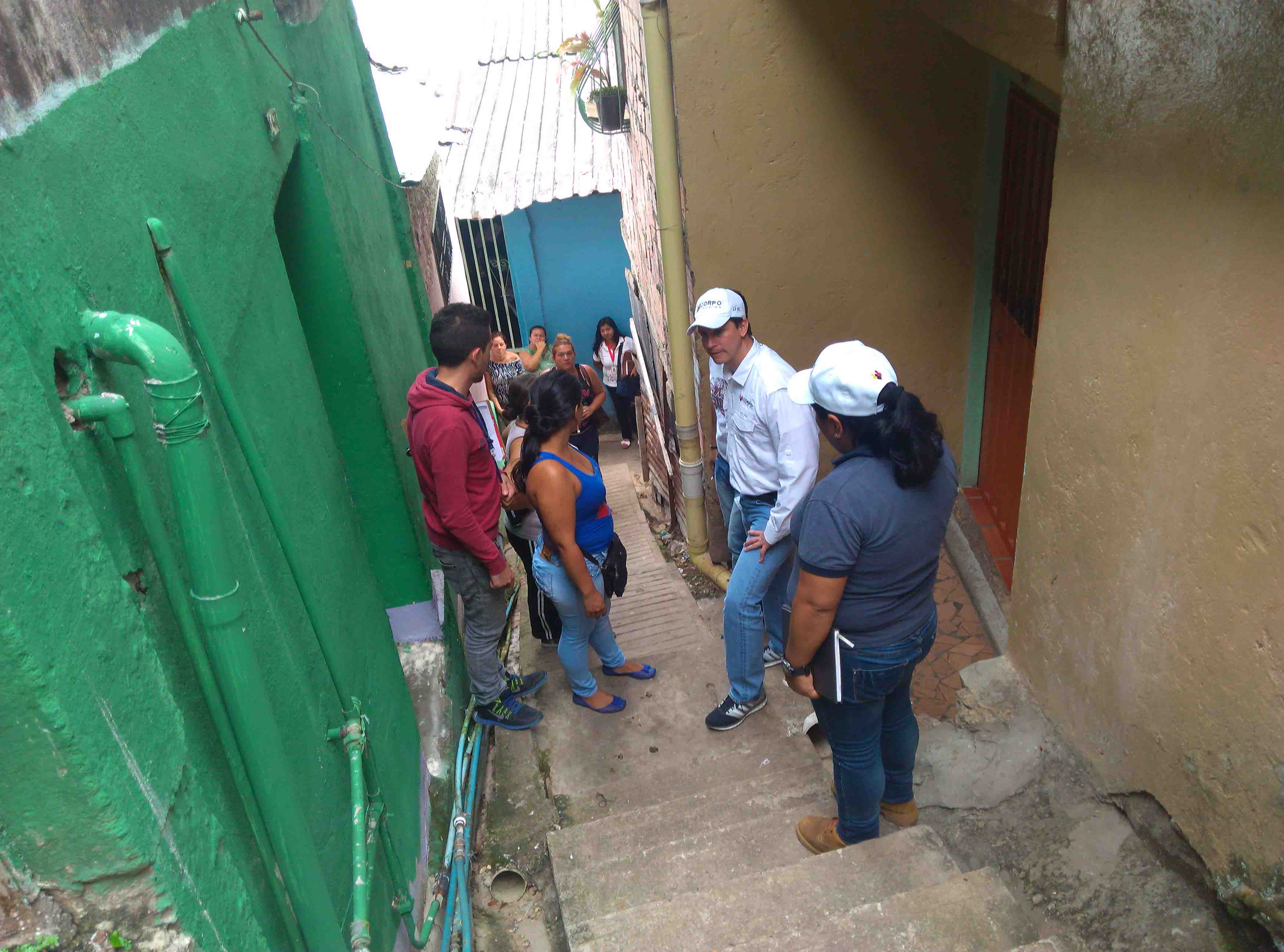 Inspección del Barrio 8 de Diciembre junto a la comunidad (34)