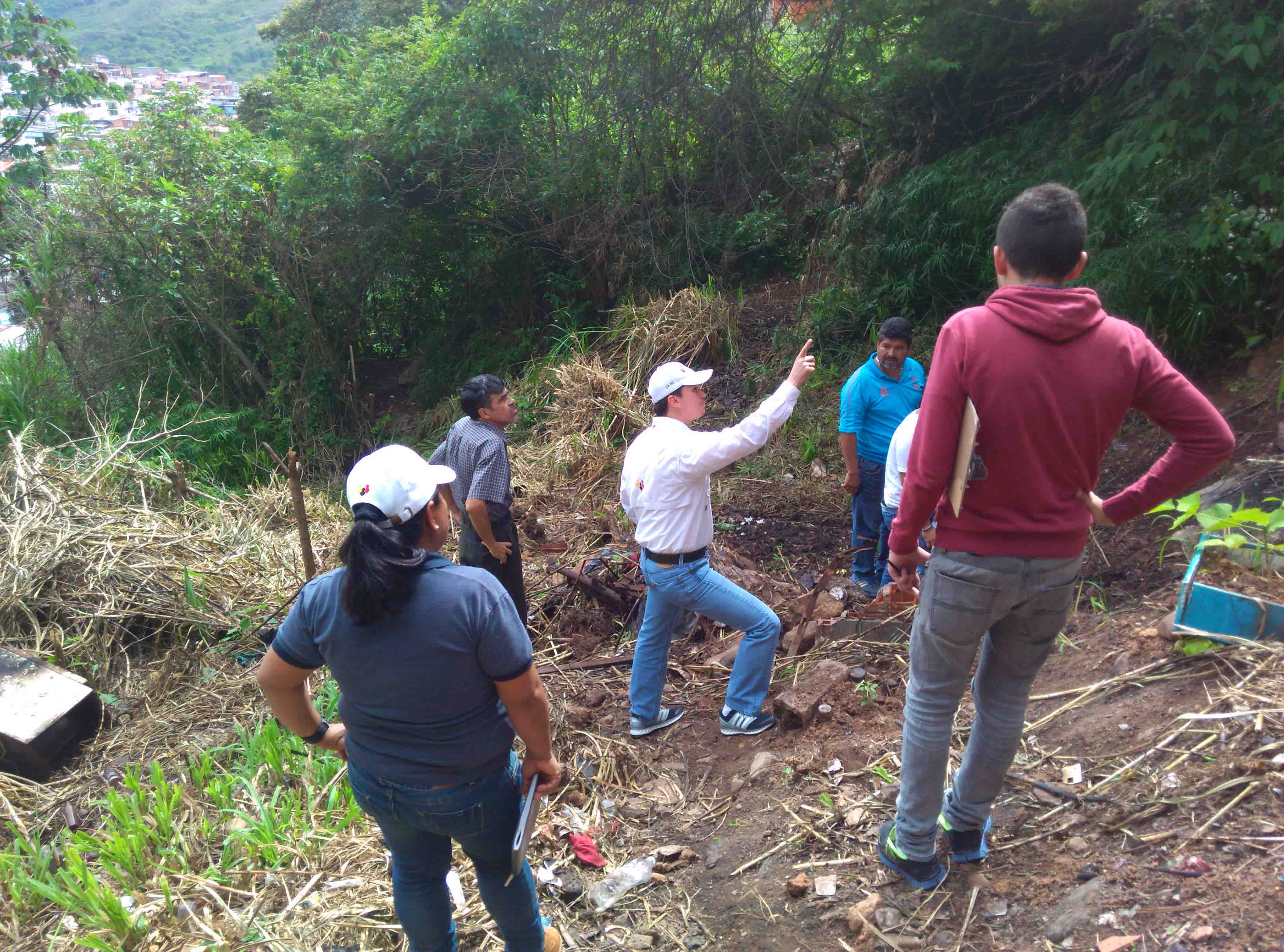 Inspección del Barrio 8 de Diciembre junto a la comunidad (5)