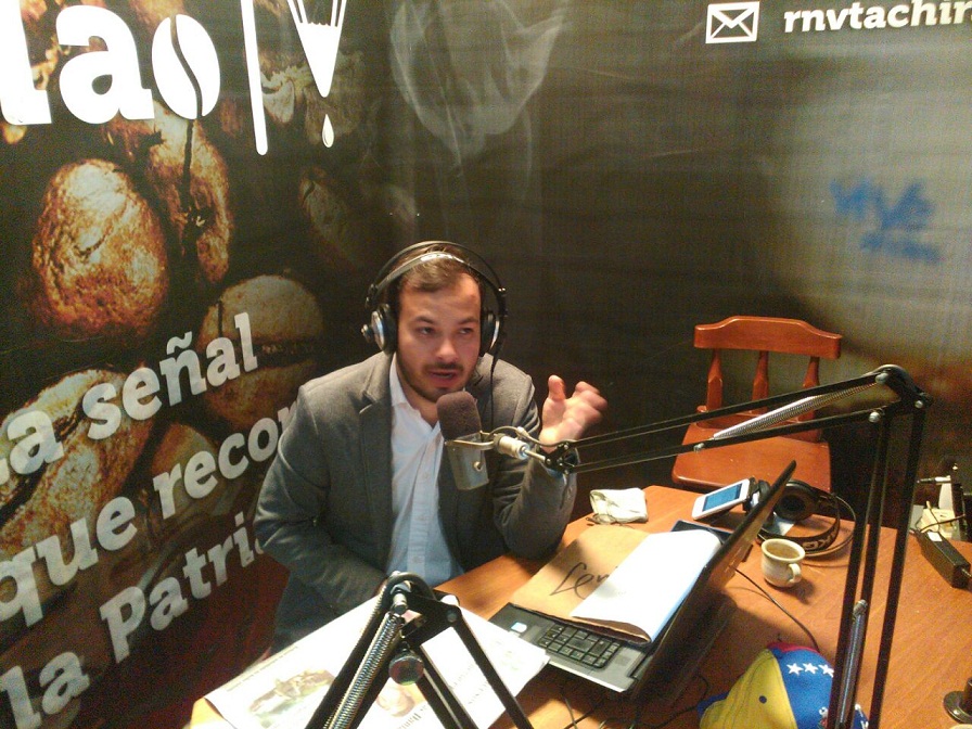 Luis Díaz Maldonado conductor del espacio radial semanal